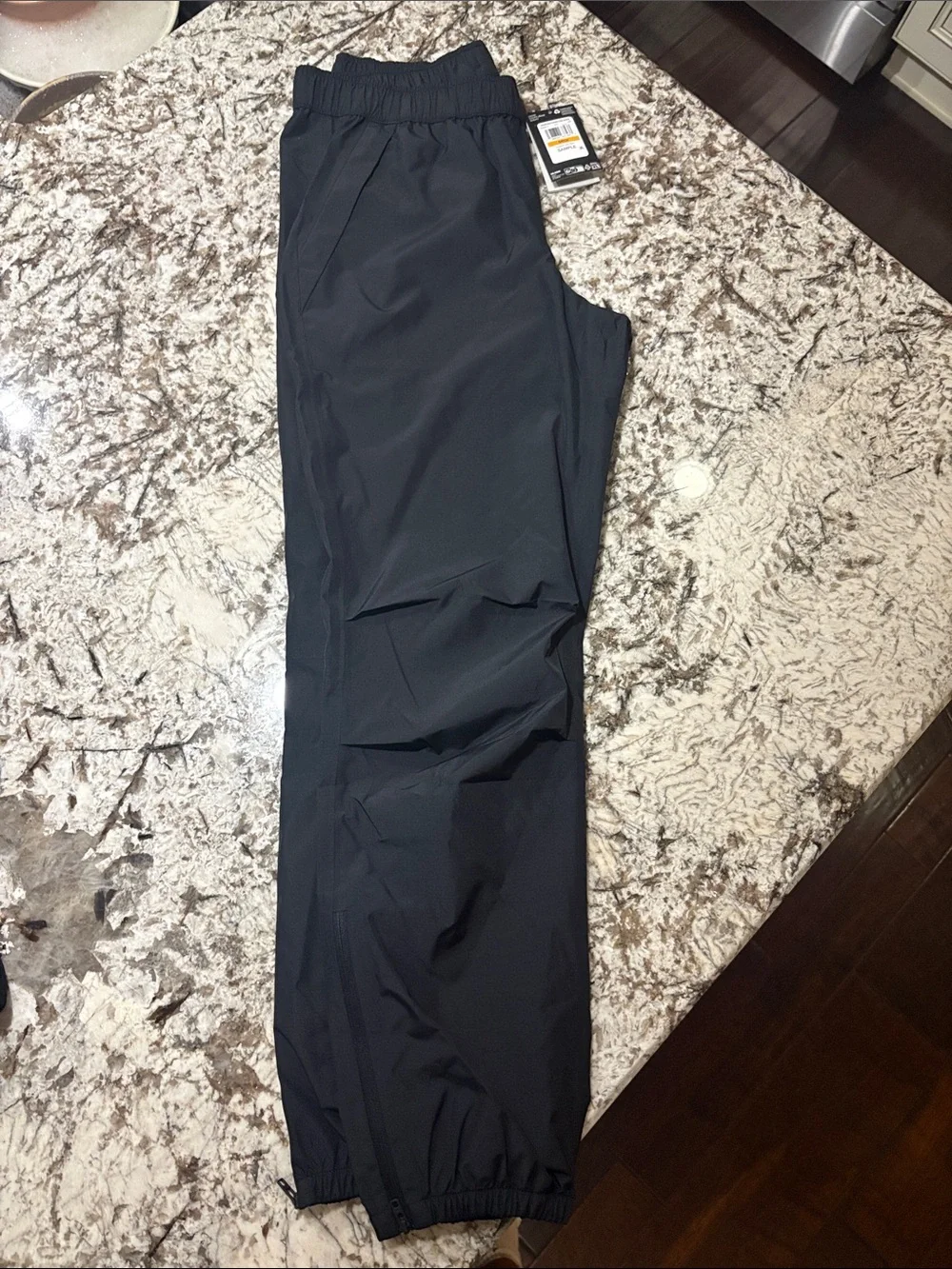 Women’s Under Armour Black Cloudstrike Pants Tag - Sample Label